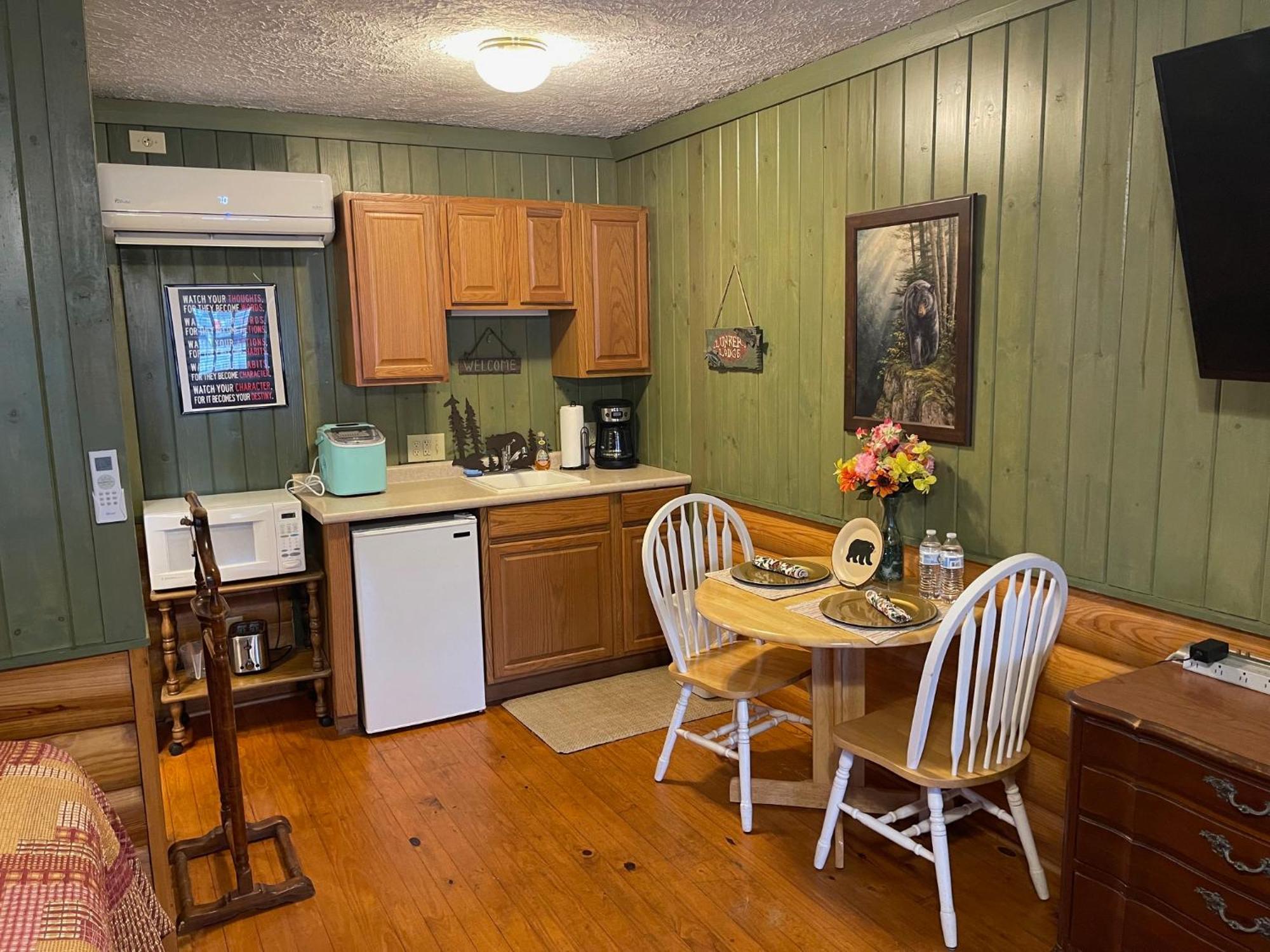 Mountain Aire Cottages & Inn Клейтън Екстериор снимка
